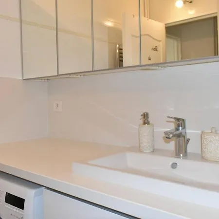 Large 1 Bedroom Near Montparnasse *