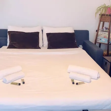 Large 1 Bedroom Near Montparnasse * Paris